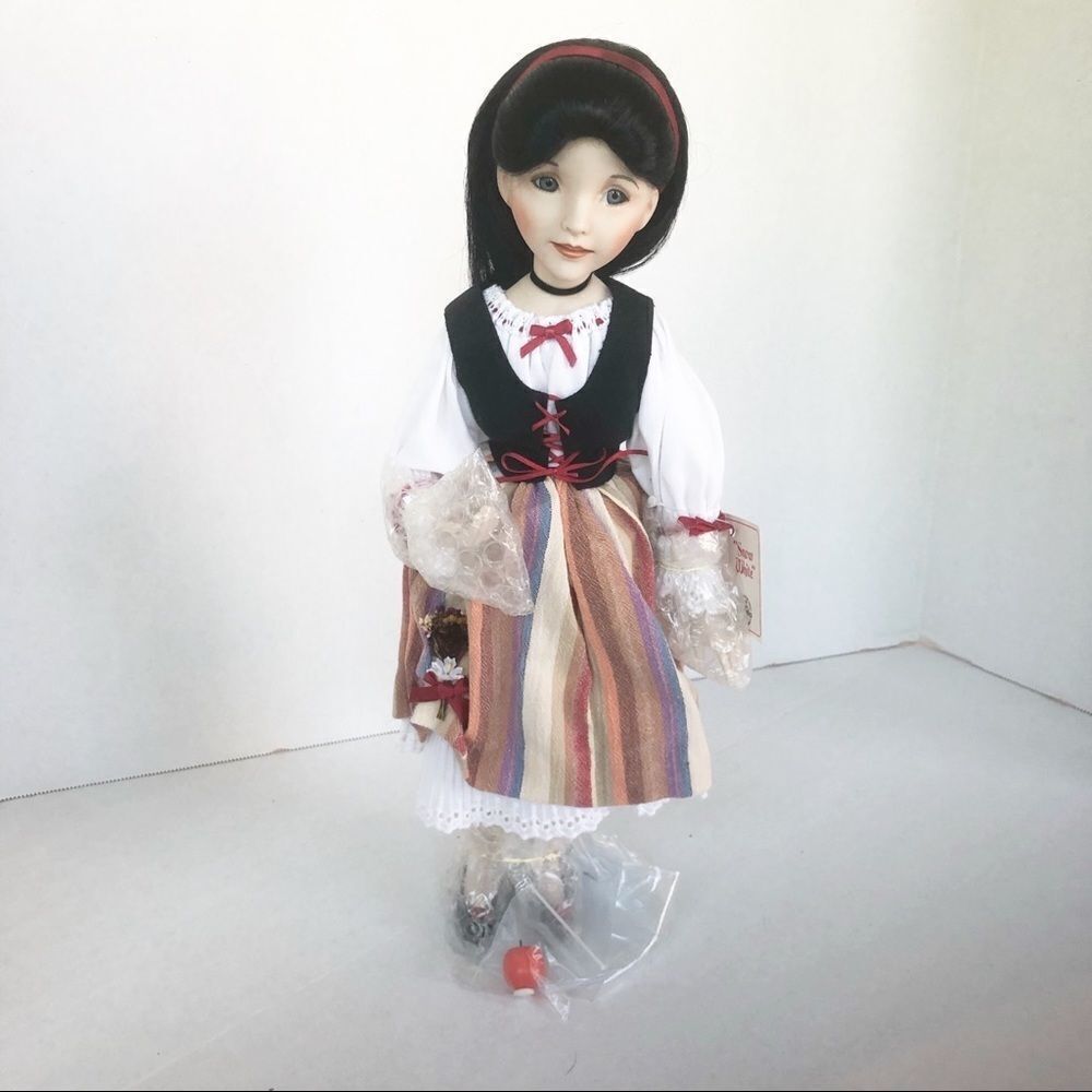 Edwin Knowles Snow White Collectible Doll